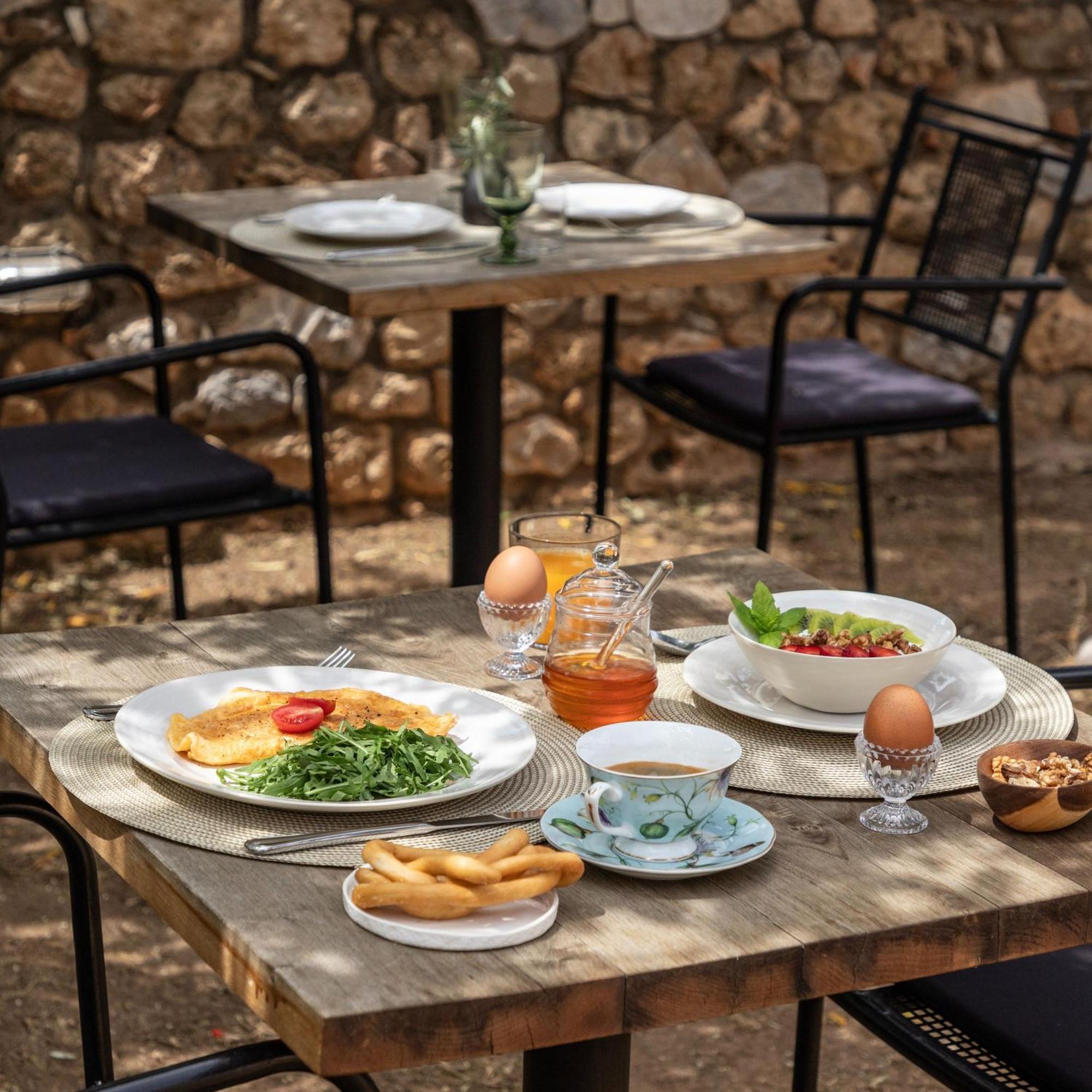 Korona Boutique Hotel Итилон Экстерьер фото
