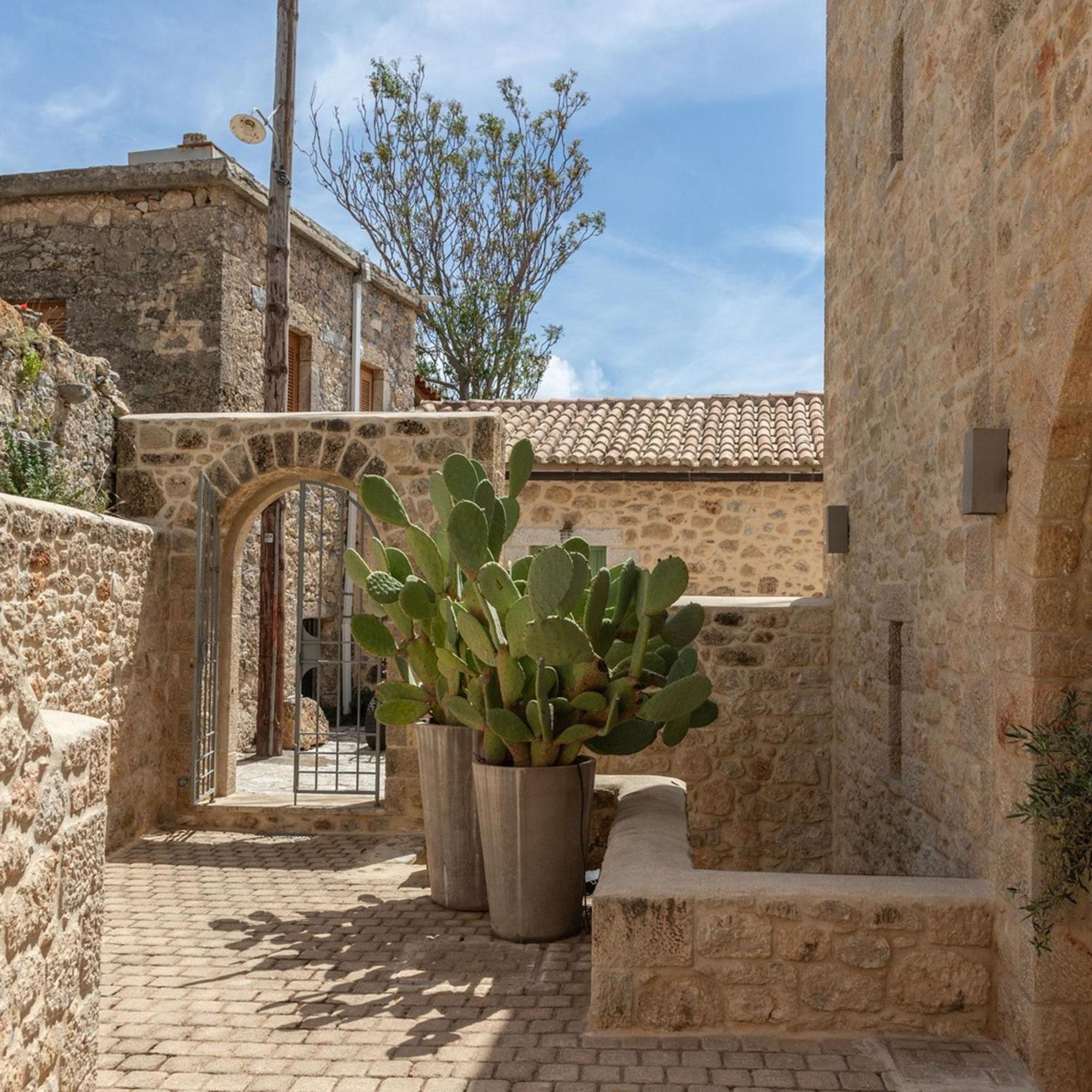 Korona Boutique Hotel Итилон Экстерьер фото