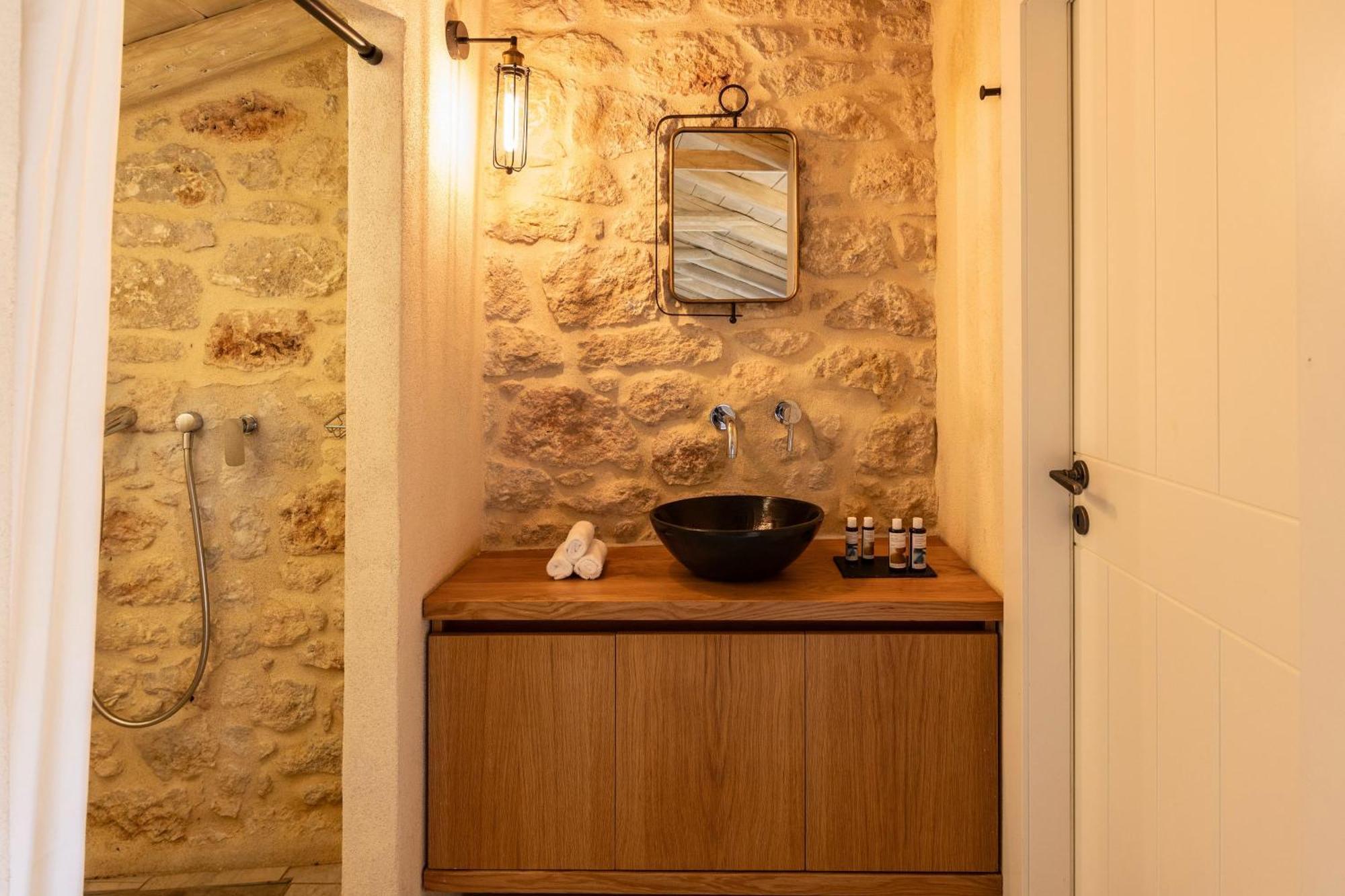 Korona Boutique Hotel Итилон Экстерьер фото